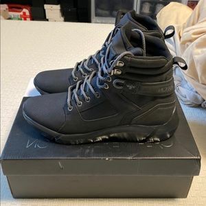 Creative Rec Sneaker Boot Sz. 9.5 DS